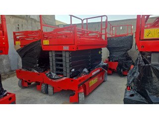 سيزرلفت رافعات شوكيه فوركلفت للايجار رافعات مقصيه للايجار سقالات كهربائية للايجار